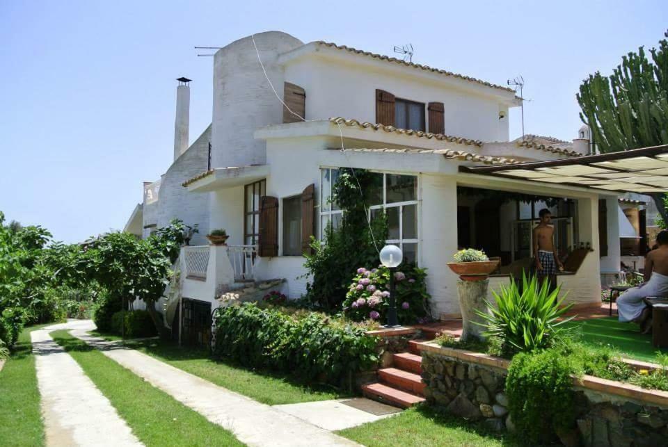 Villa Nicanda- 100 Mt Dal Mare- Giardino Porto Columbu - Perd'E Sali Exterior foto